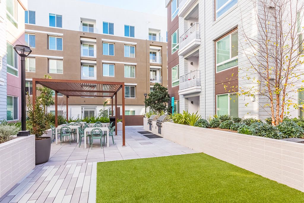Exterior Courtyard Backyard at GEO Apartment in Fremont CA